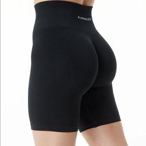 Alphalete amplify scrunch butt seamless leggings shorts size m 7.5”